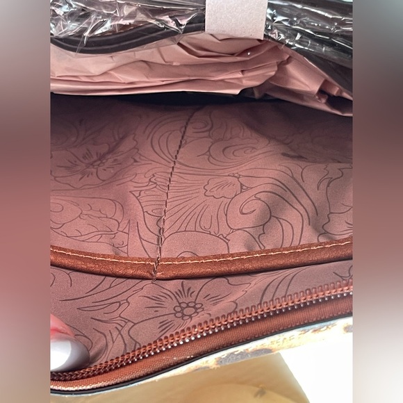 NWT Justin Shoulder Bag Cheetah Print W/Brown Trim Women’s Concealed Carry Bag - Picture 13 of 14